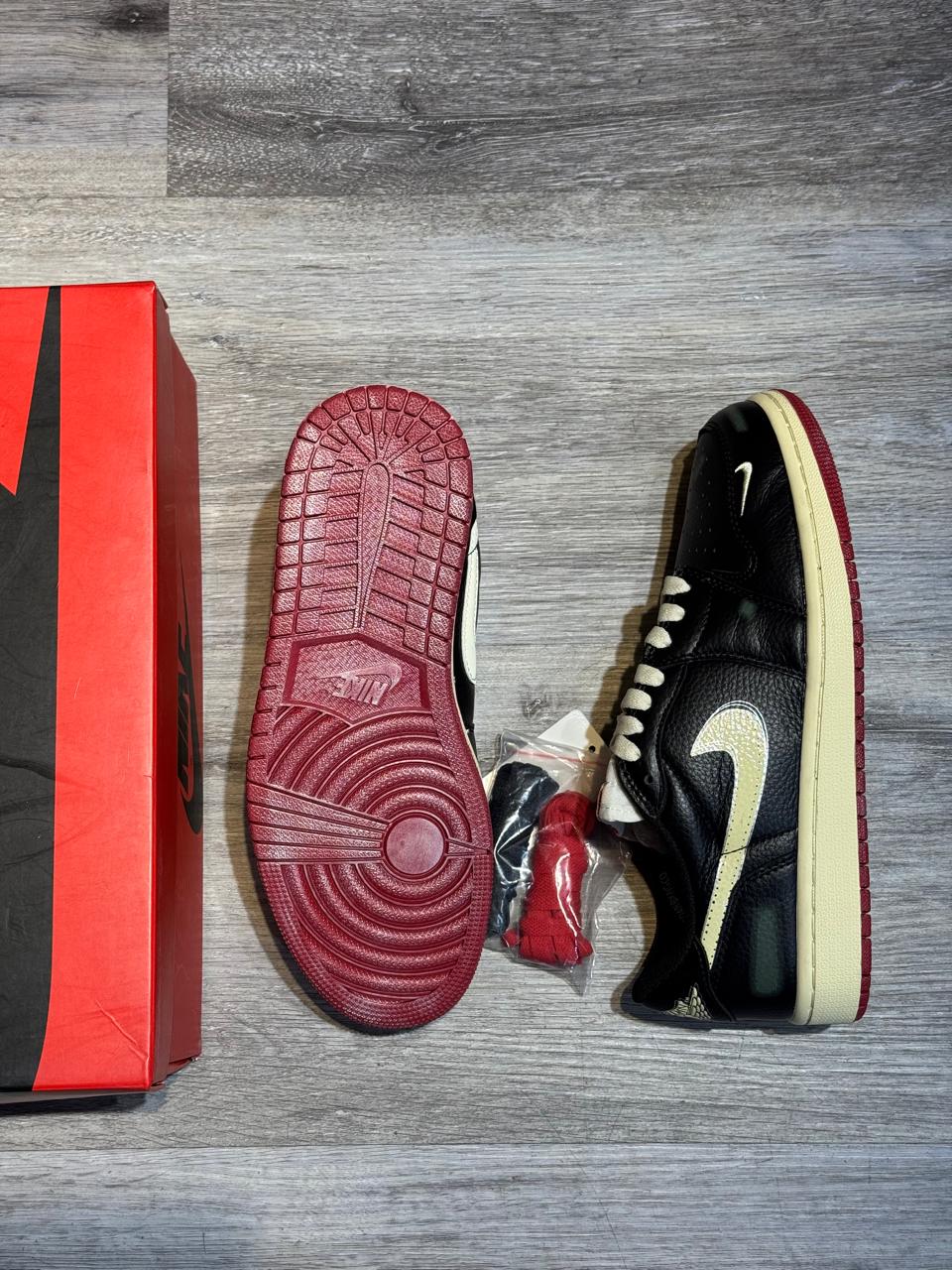 Air Jordan 1 Low Negro Vino