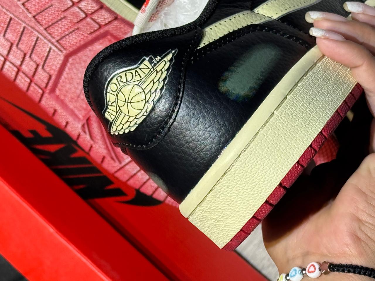 Air Jordan 1 Low Negro Vino