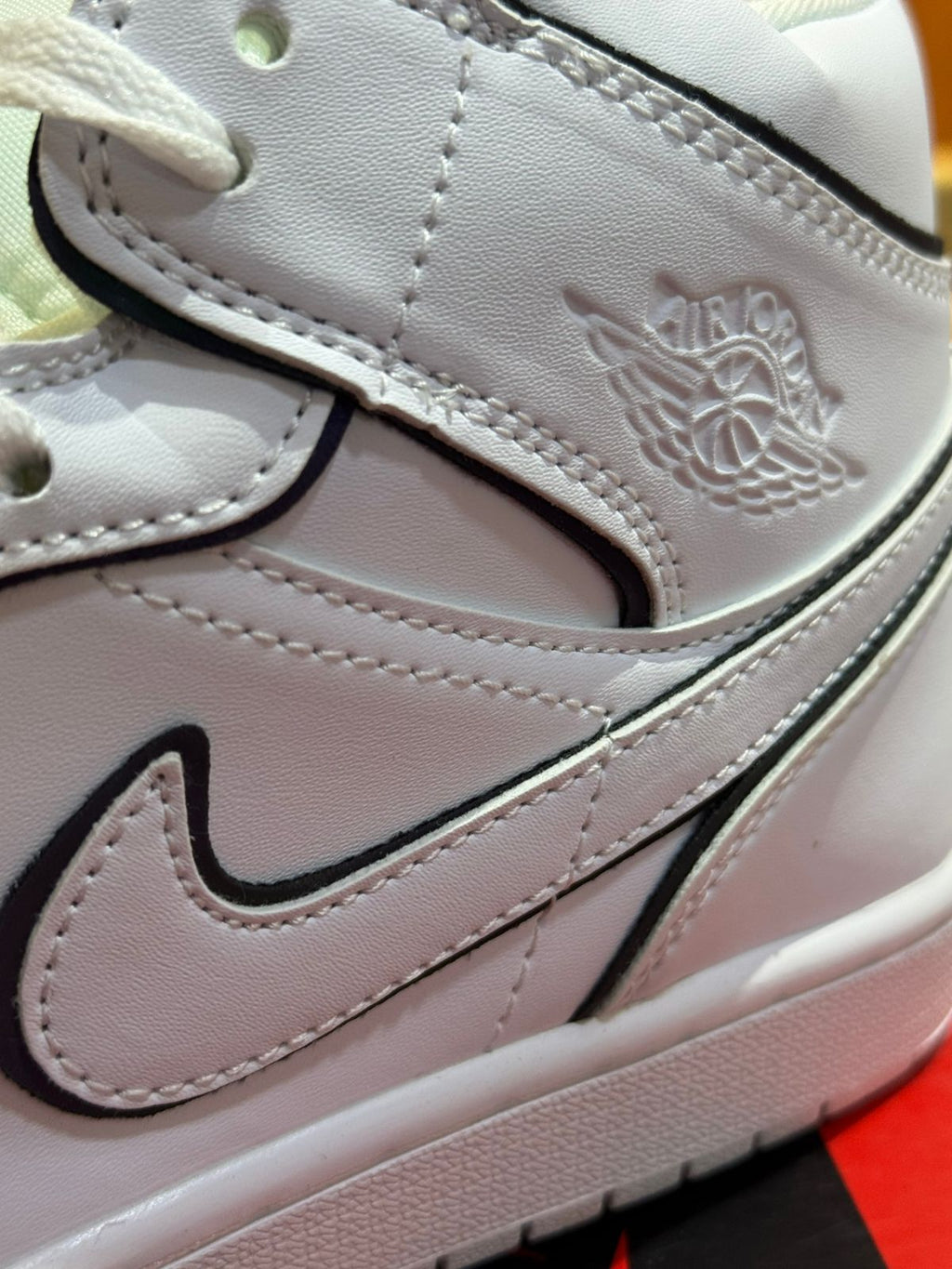 Air Jordan 1 Mid Blanco Negro