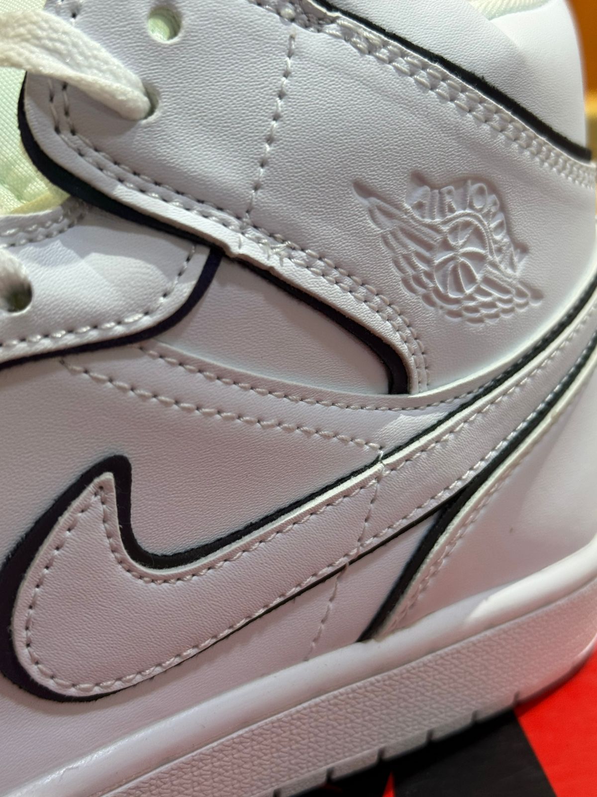 Air Jordan 1 Mid Blanco Negro