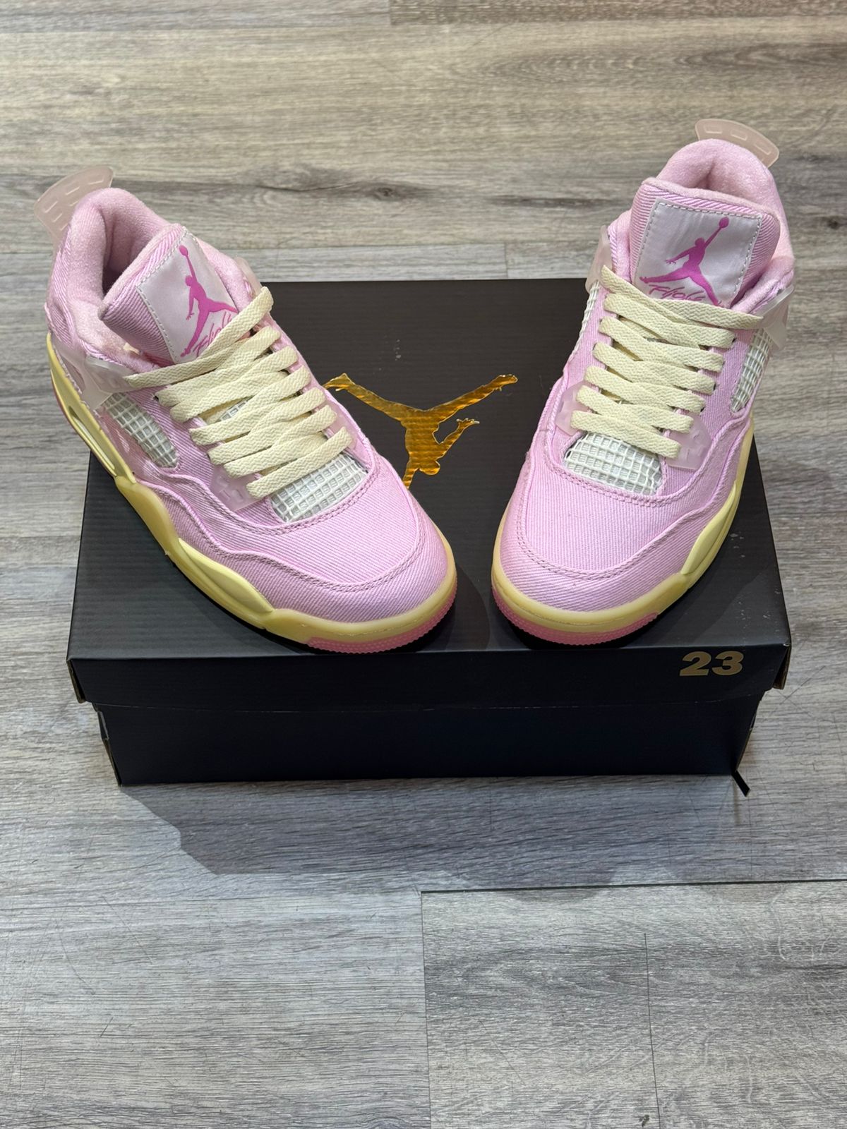 Air Jordan 4 Rosa Amarillo