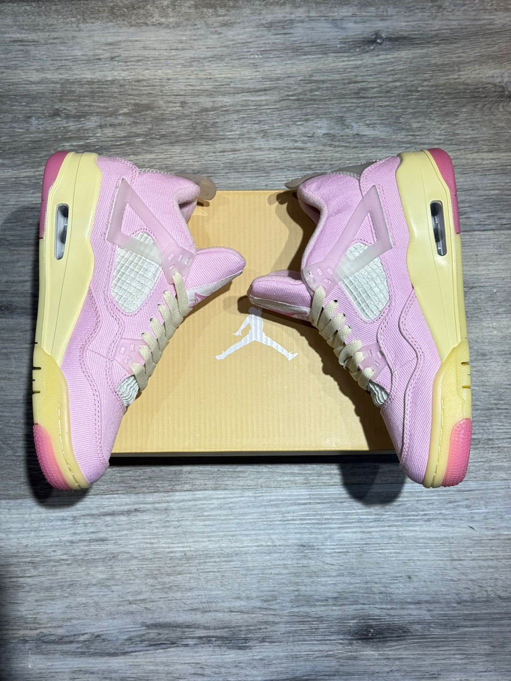 Air Jordan 4 Rosa Amarillo