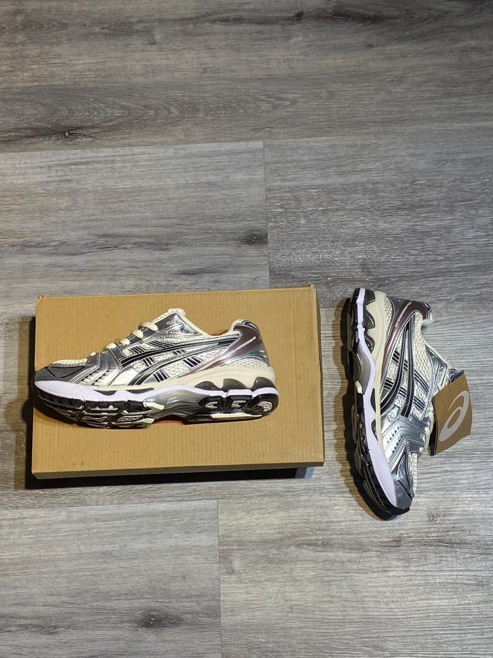 ASICS Gel-Kayano 14 Plata Vino