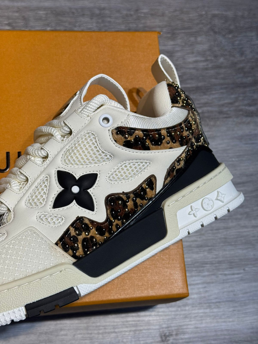 Louis Vuitton Trainer Blanco Leopardo