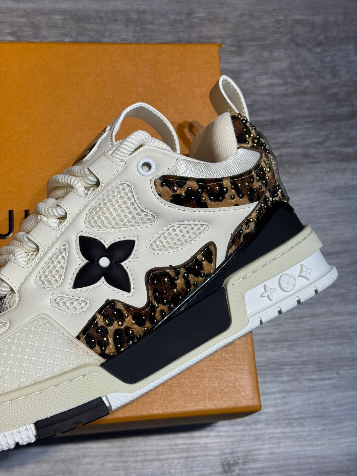 Louis Vuitton Trainer Blanco Leopardo