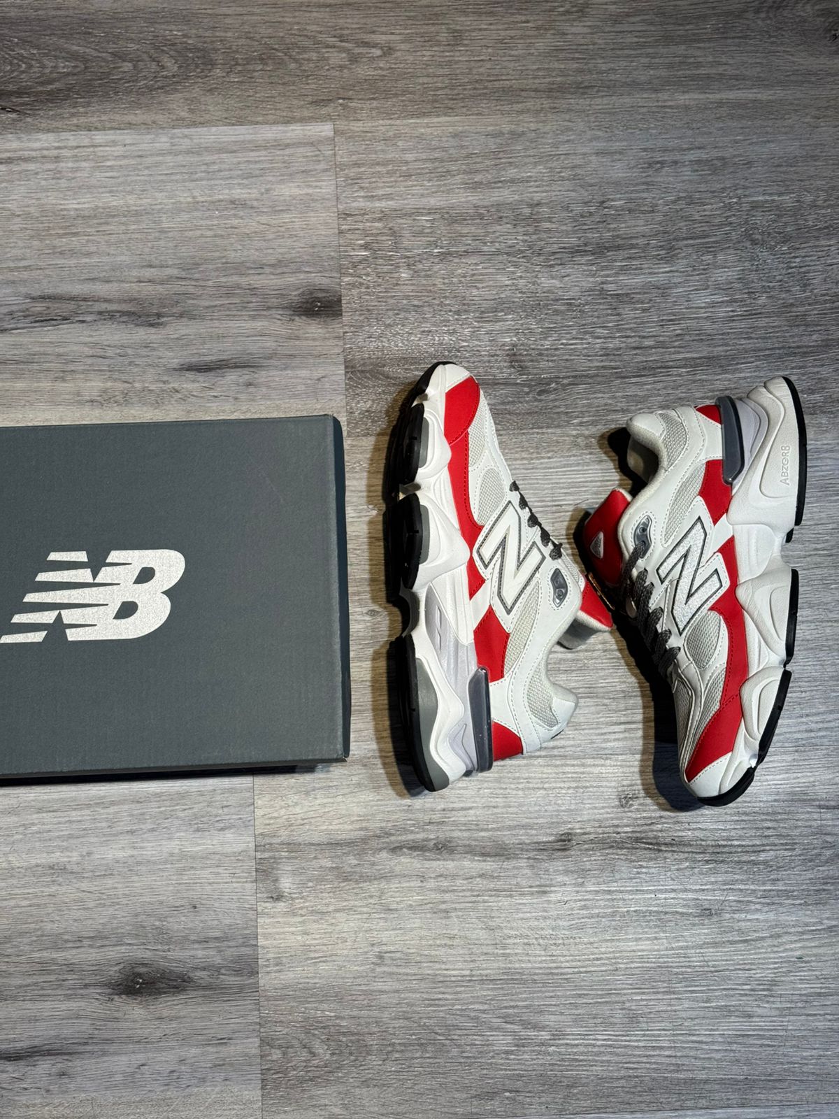 New Balance 9060 Blanco Rojo