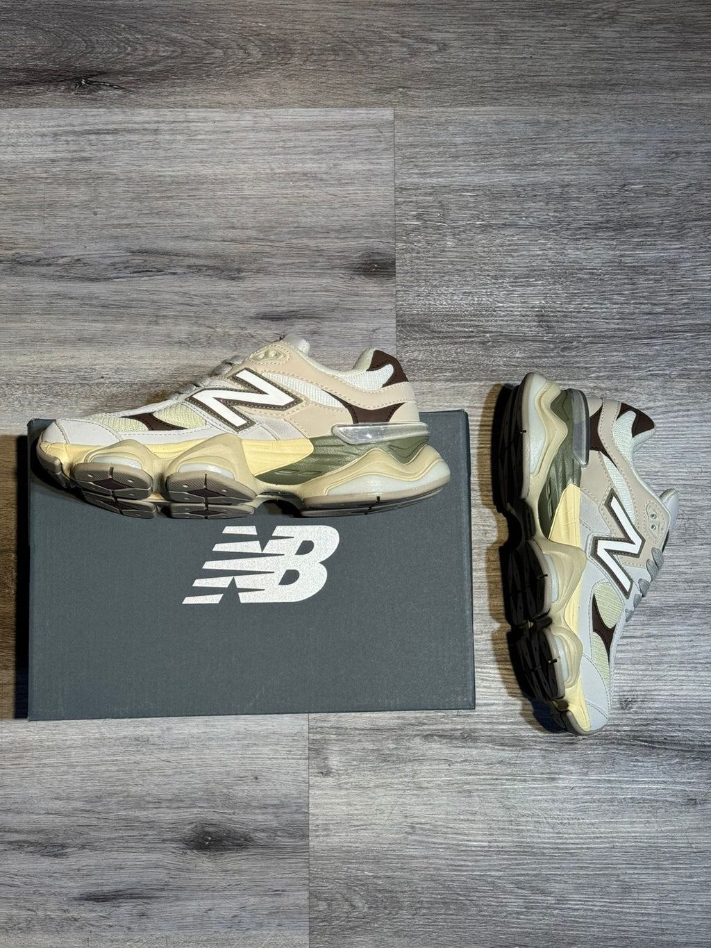 New Balance 9060 Oliva